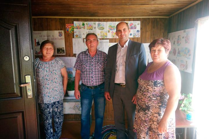 Минтранс Хакасии поздравил школьников из малого села с началом учебного года