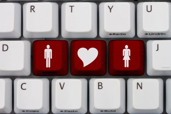 Поиск любви и единомышленников по интересам в Интернете