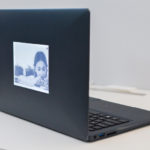 Intel показала ноутбук с дополнительным E-Ink-экраном Intel показала ноутбук с дополнительным E-Ink-экраном
