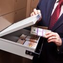 Прокуроры доберутся до зарубежных счетов российских чиновников Прокуроры доберутся до зарубежных счетов российских чиновников